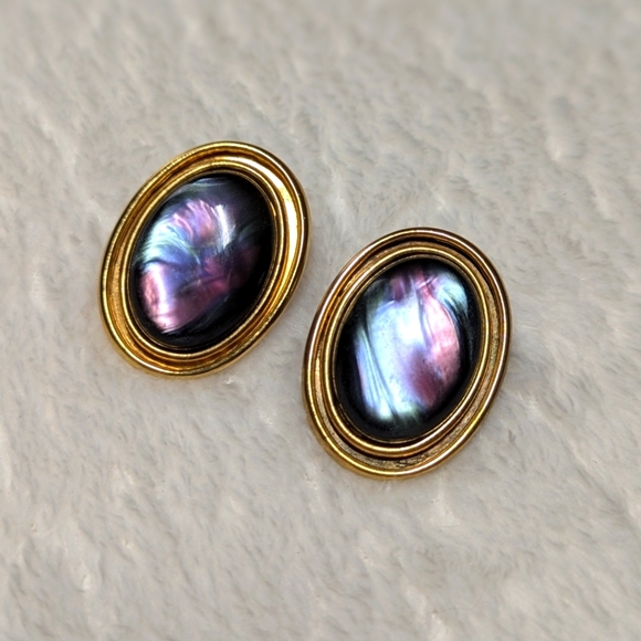 Vintage Goldtone and Faux Black Mother Of Pearl Button Pierced Earrings - Picture 7 of 9